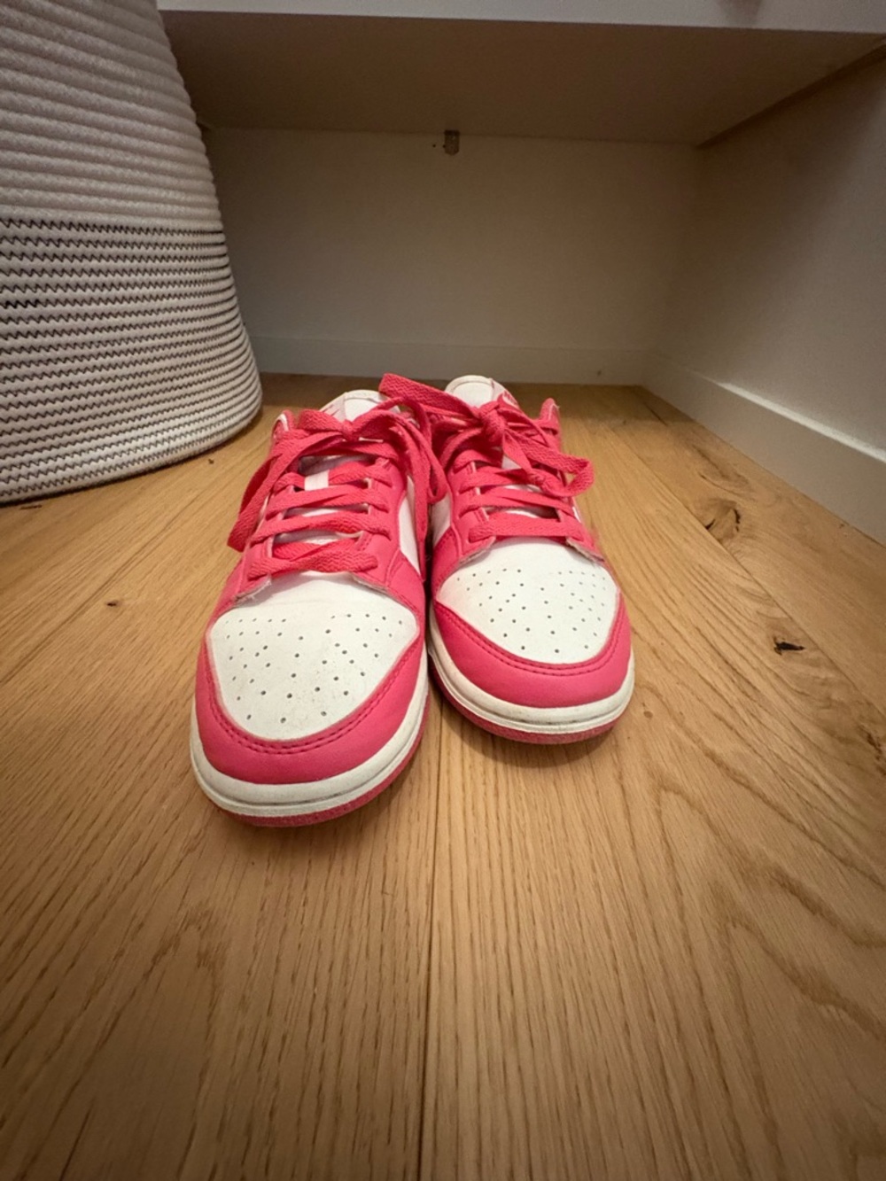 Nike Low-Top Sneakers in Pink and White - Picture 3 of 5